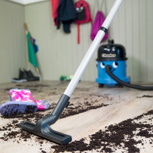 Wet & Dry 15 litre vacuum with wet tool kit CVC370